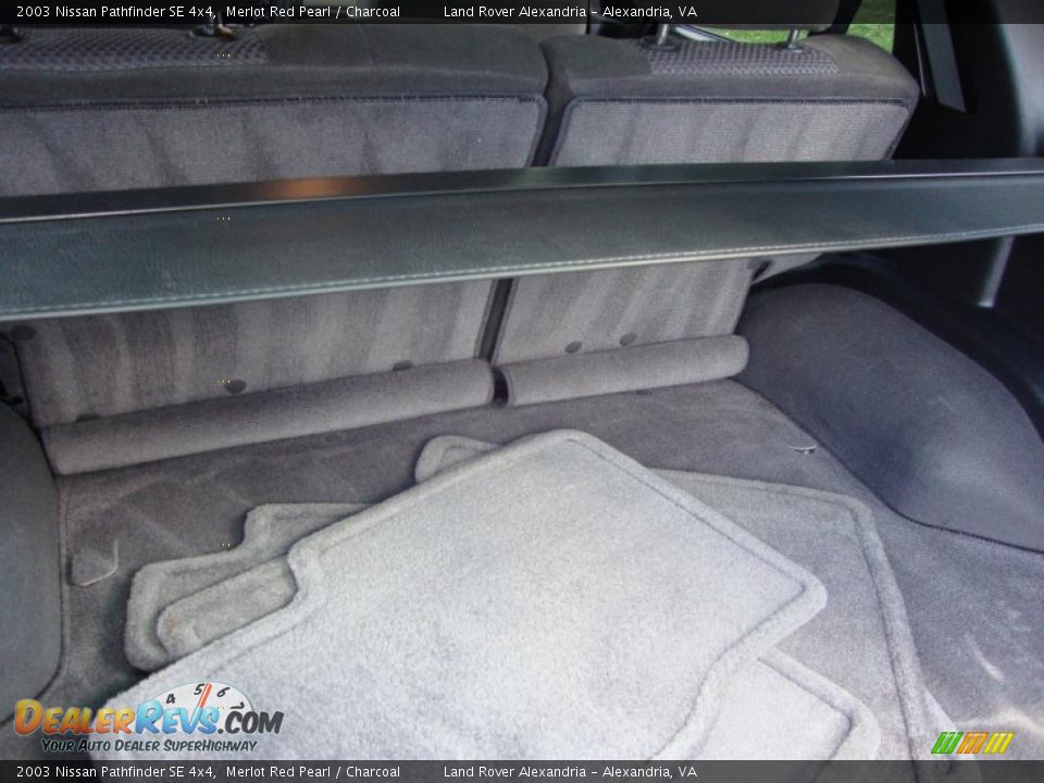 2003 Nissan Pathfinder SE 4x4 Merlot Red Pearl / Charcoal Photo #20