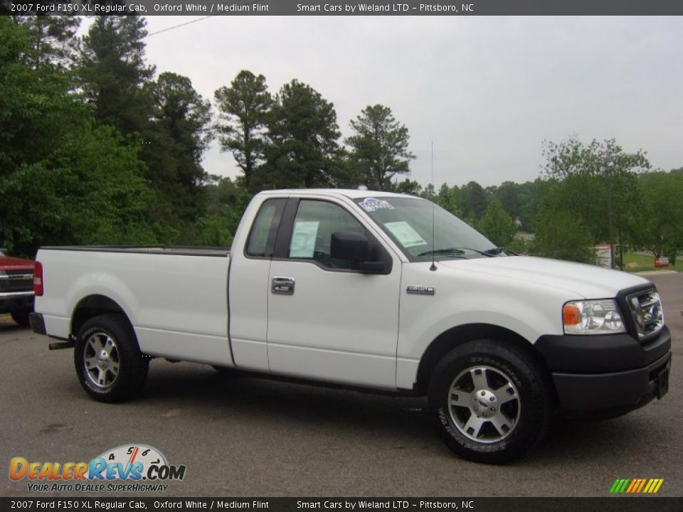 2007 Ford F150 XL Regular Cab Oxford White / Medium Flint Photo #3
