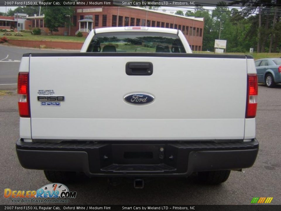 2007 Ford F150 XL Regular Cab Oxford White / Medium Flint Photo #5