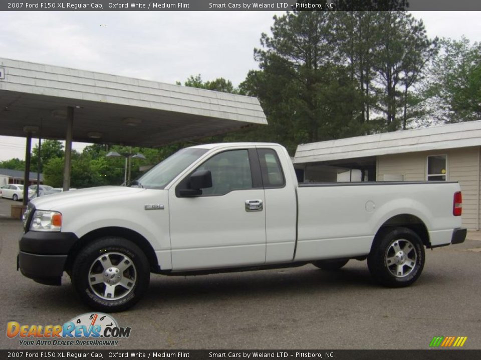 2007 Ford F150 XL Regular Cab Oxford White / Medium Flint Photo #7