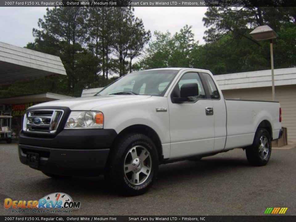 2007 Ford F150 XL Regular Cab Oxford White / Medium Flint Photo #8