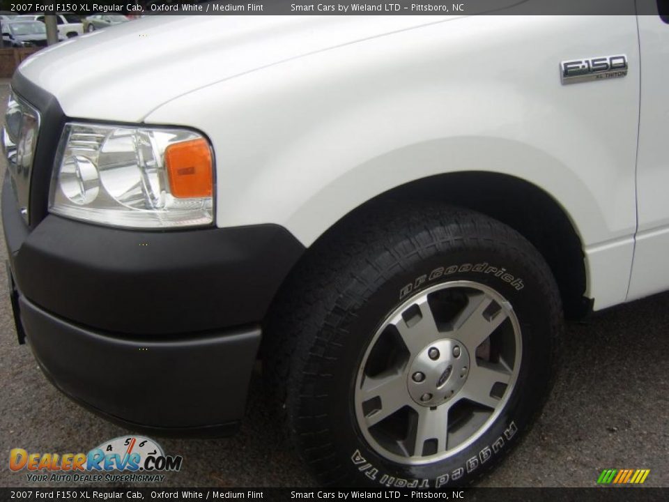 2007 Ford F150 XL Regular Cab Oxford White / Medium Flint Photo #9