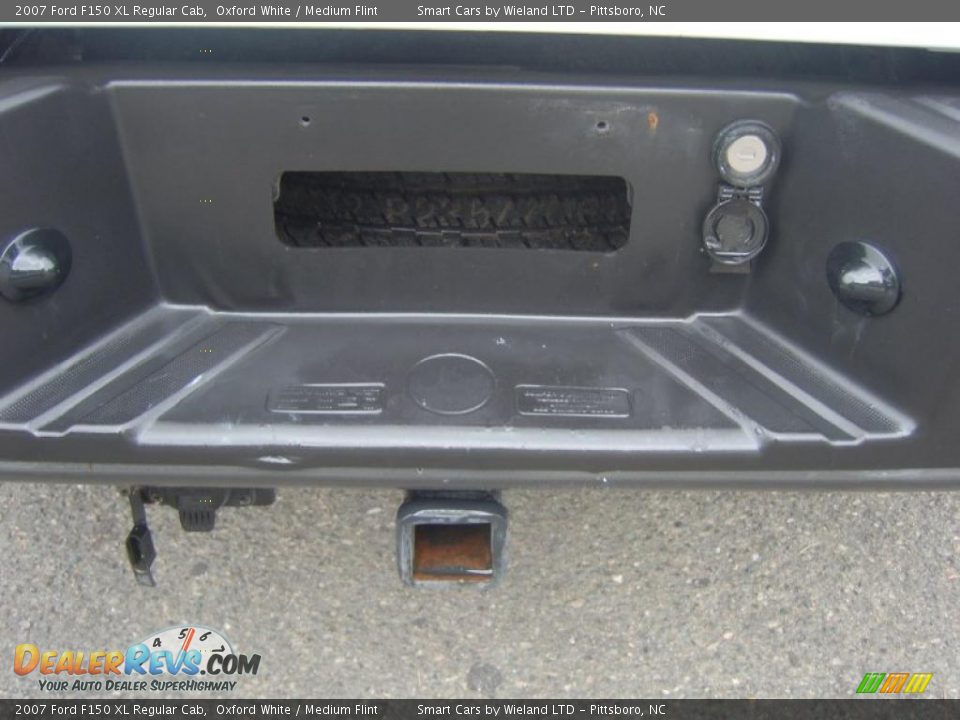 2007 Ford F150 XL Regular Cab Oxford White / Medium Flint Photo #10