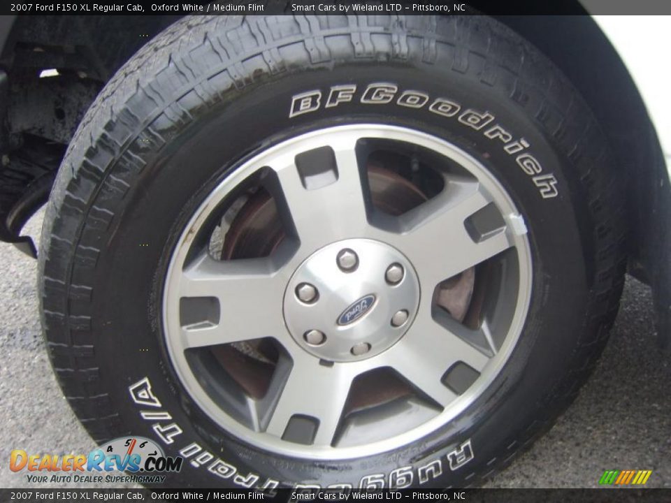 2007 Ford F150 XL Regular Cab Oxford White / Medium Flint Photo #18