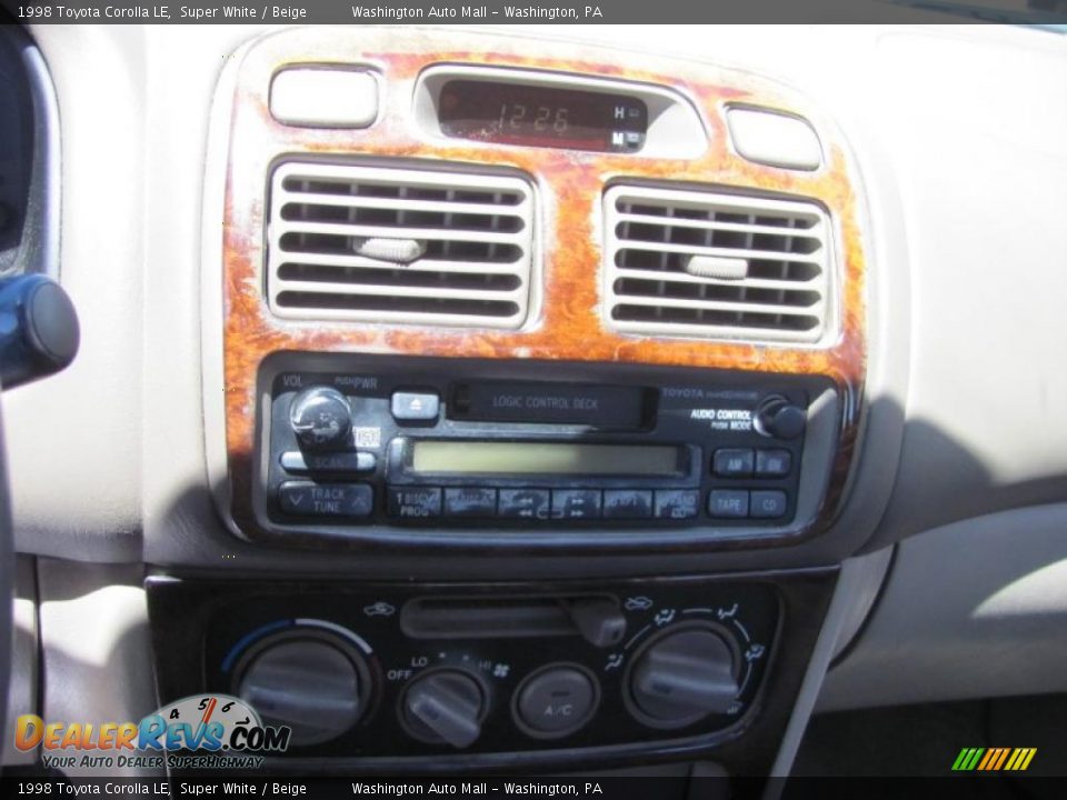 1998 Toyota Corolla LE Super White / Beige Photo #16