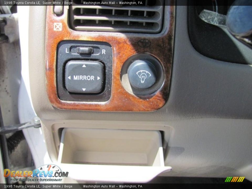 1998 Toyota Corolla LE Super White / Beige Photo #17