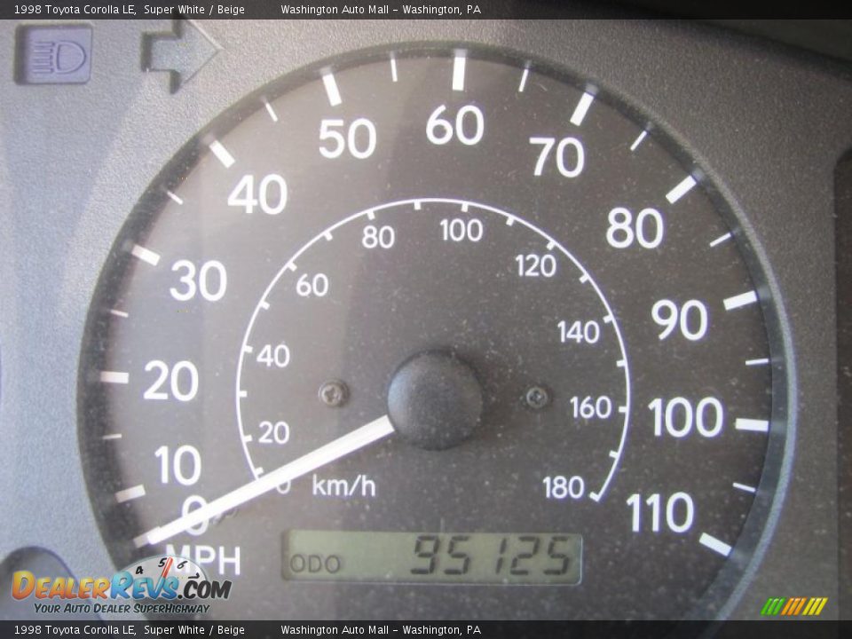 1998 Toyota Corolla LE Super White / Beige Photo #20