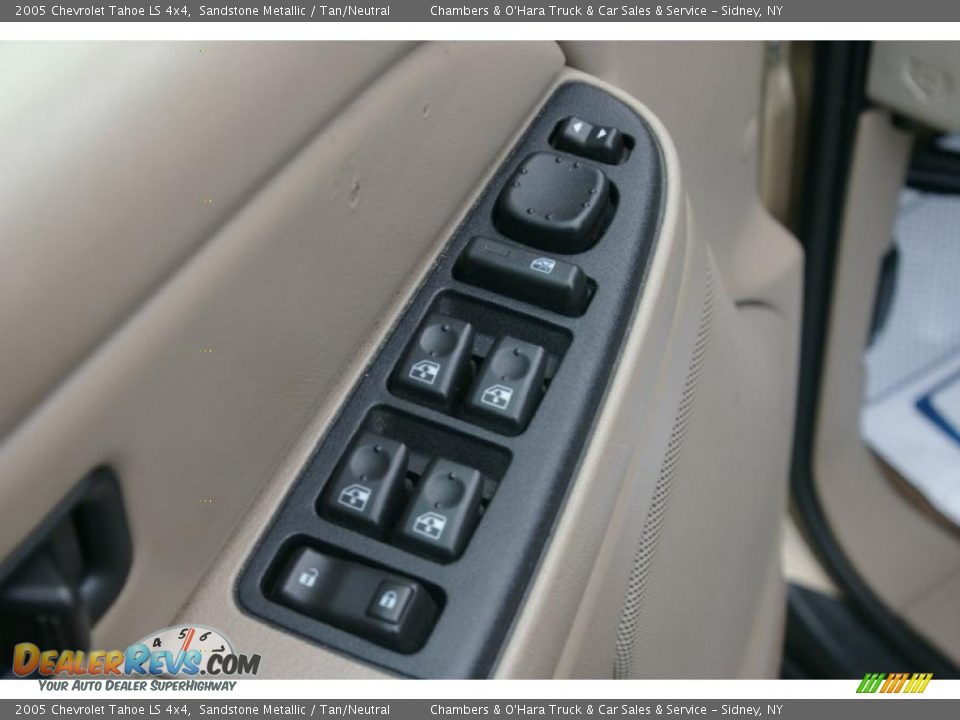 2005 Chevrolet Tahoe LS 4x4 Sandstone Metallic / Tan/Neutral Photo #5