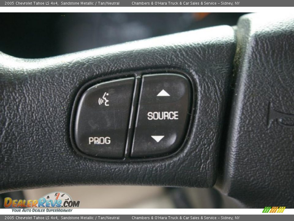 2005 Chevrolet Tahoe LS 4x4 Sandstone Metallic / Tan/Neutral Photo #7