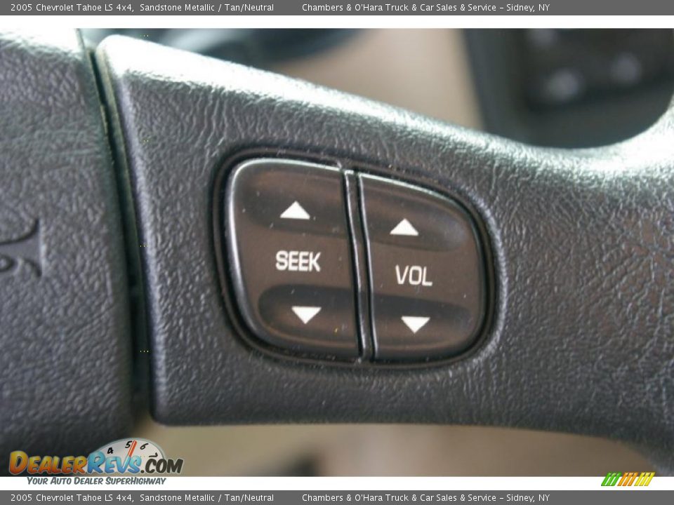2005 Chevrolet Tahoe LS 4x4 Sandstone Metallic / Tan/Neutral Photo #8