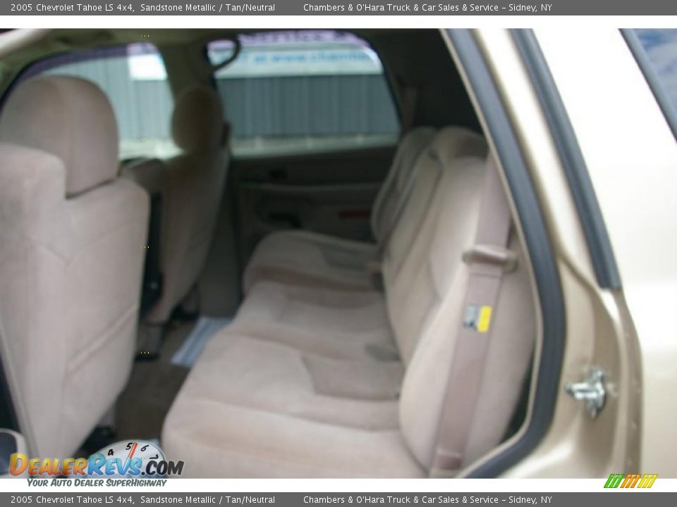 2005 Chevrolet Tahoe LS 4x4 Sandstone Metallic / Tan/Neutral Photo #12