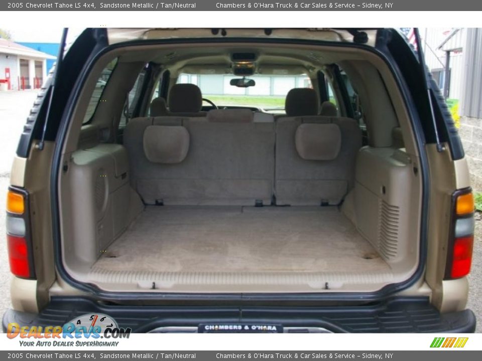 2005 Chevrolet Tahoe LS 4x4 Sandstone Metallic / Tan/Neutral Photo #15