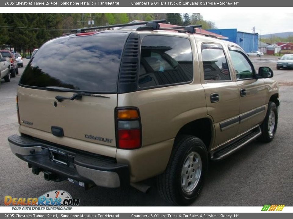 2005 Chevrolet Tahoe LS 4x4 Sandstone Metallic / Tan/Neutral Photo #16