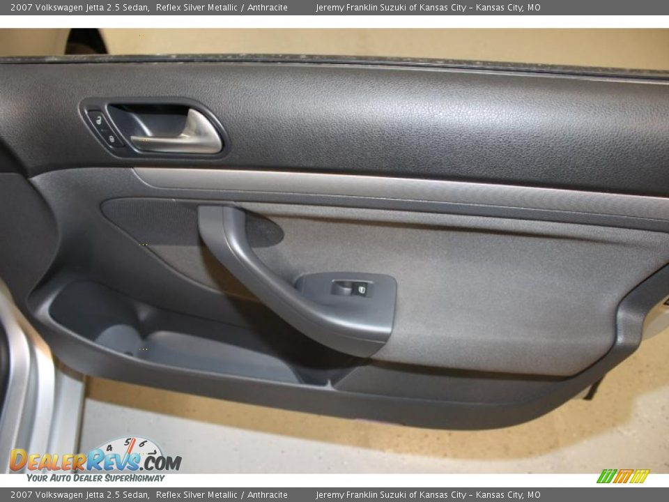 2007 Volkswagen Jetta 2.5 Sedan Reflex Silver Metallic / Anthracite Photo #9