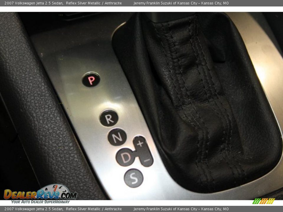 2007 Volkswagen Jetta 2.5 Sedan Reflex Silver Metallic / Anthracite Photo #18