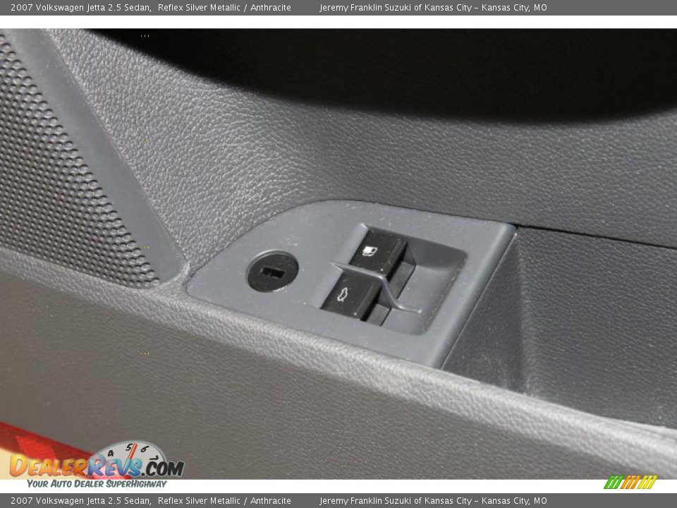 2007 Volkswagen Jetta 2.5 Sedan Reflex Silver Metallic / Anthracite Photo #22