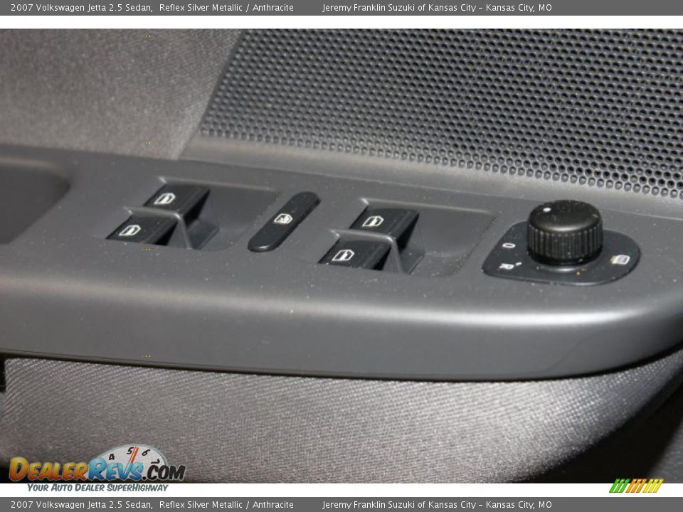2007 Volkswagen Jetta 2.5 Sedan Reflex Silver Metallic / Anthracite Photo #23