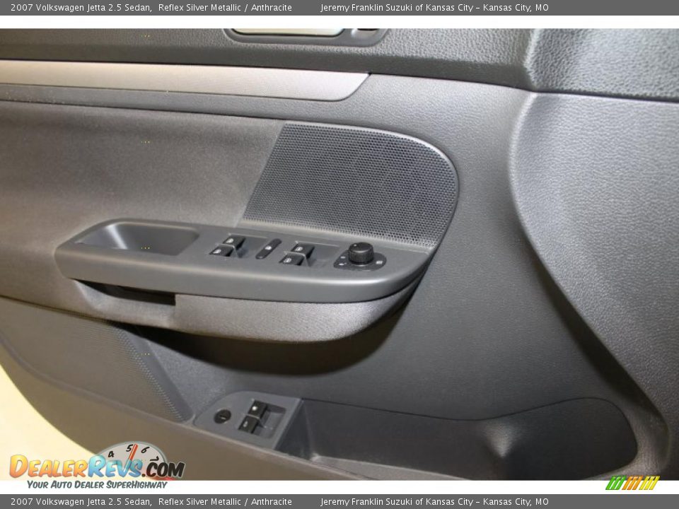 2007 Volkswagen Jetta 2.5 Sedan Reflex Silver Metallic / Anthracite Photo #24