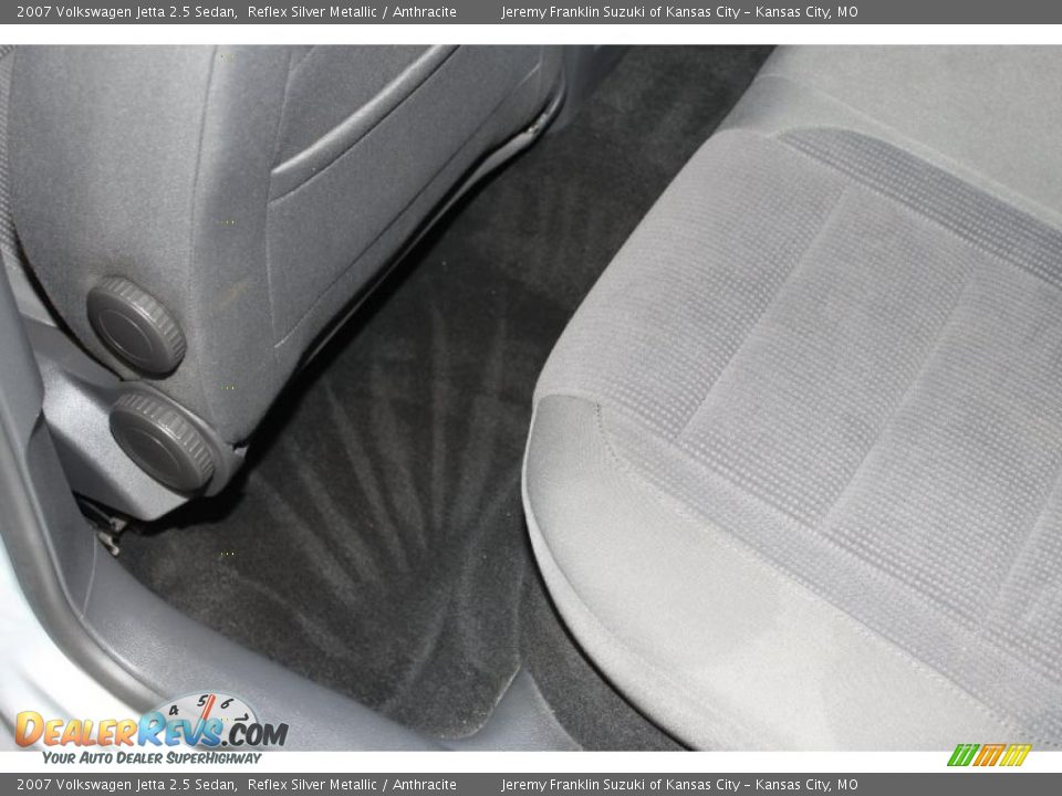 2007 Volkswagen Jetta 2.5 Sedan Reflex Silver Metallic / Anthracite Photo #25