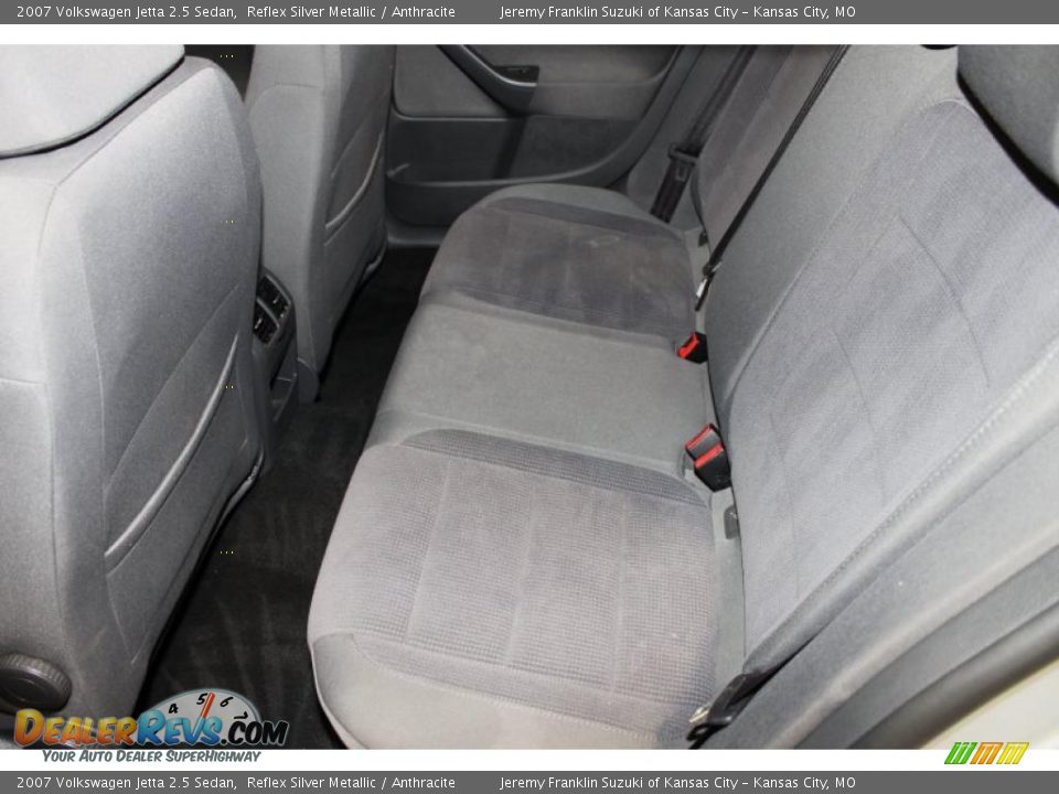 2007 Volkswagen Jetta 2.5 Sedan Reflex Silver Metallic / Anthracite Photo #26