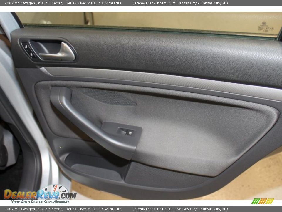2007 Volkswagen Jetta 2.5 Sedan Reflex Silver Metallic / Anthracite Photo #32