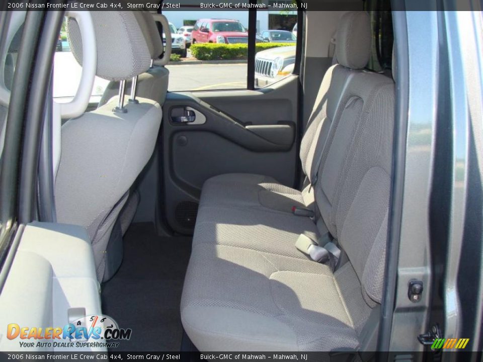 2006 Nissan Frontier LE Crew Cab 4x4 Storm Gray / Steel Photo #4