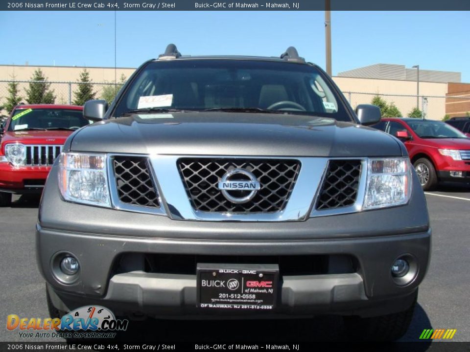 2006 Nissan Frontier LE Crew Cab 4x4 Storm Gray / Steel Photo #6