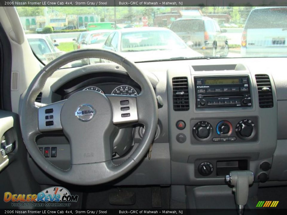 2006 Nissan Frontier LE Crew Cab 4x4 Storm Gray / Steel Photo #17
