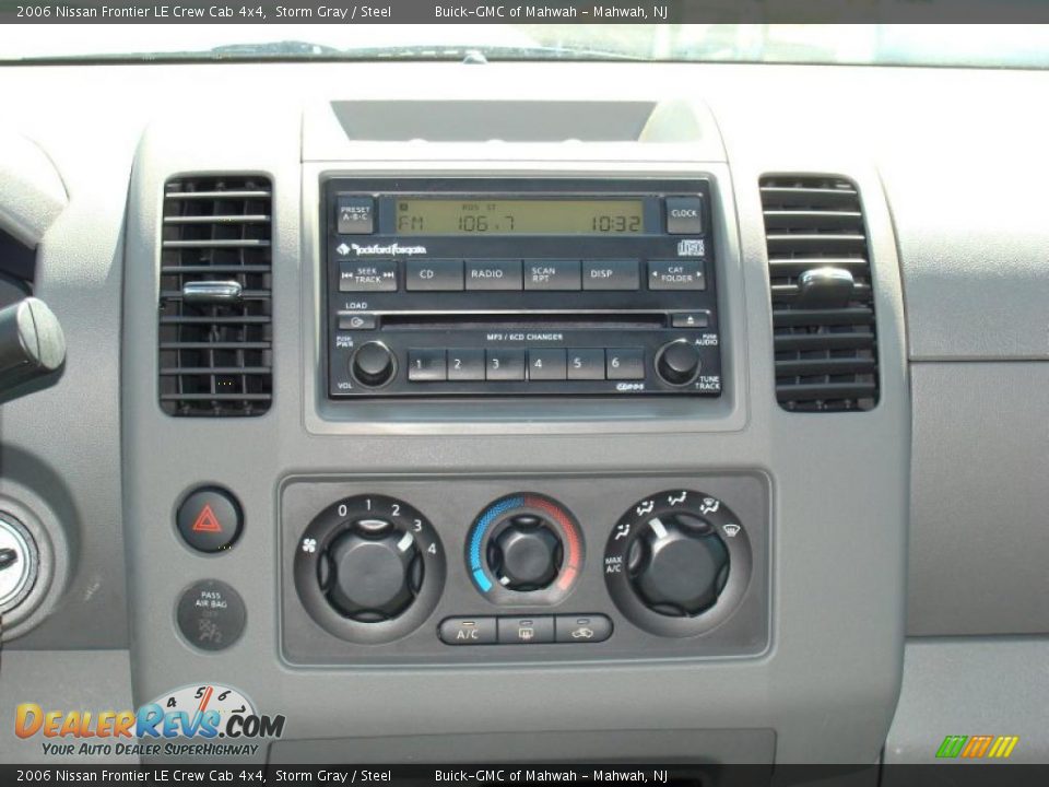 2006 Nissan Frontier LE Crew Cab 4x4 Storm Gray / Steel Photo #18
