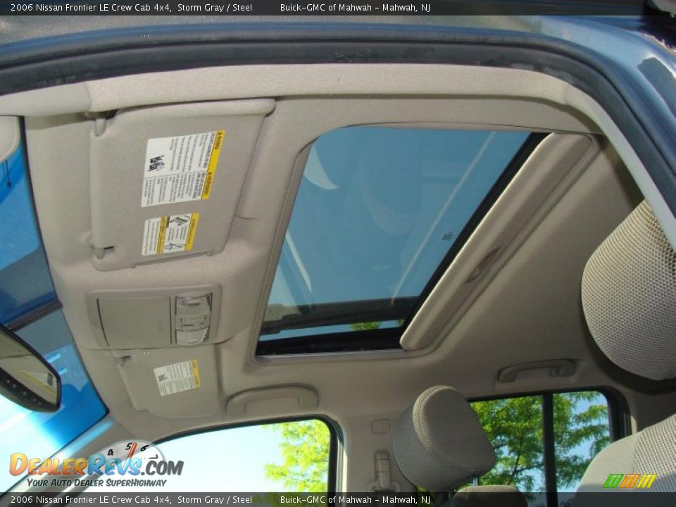 2006 Nissan Frontier LE Crew Cab 4x4 Storm Gray / Steel Photo #21