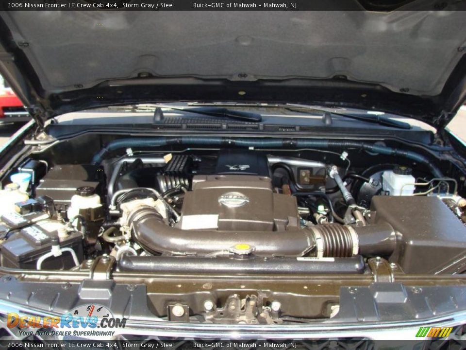 2006 Nissan Frontier LE Crew Cab 4x4 Storm Gray / Steel Photo #23