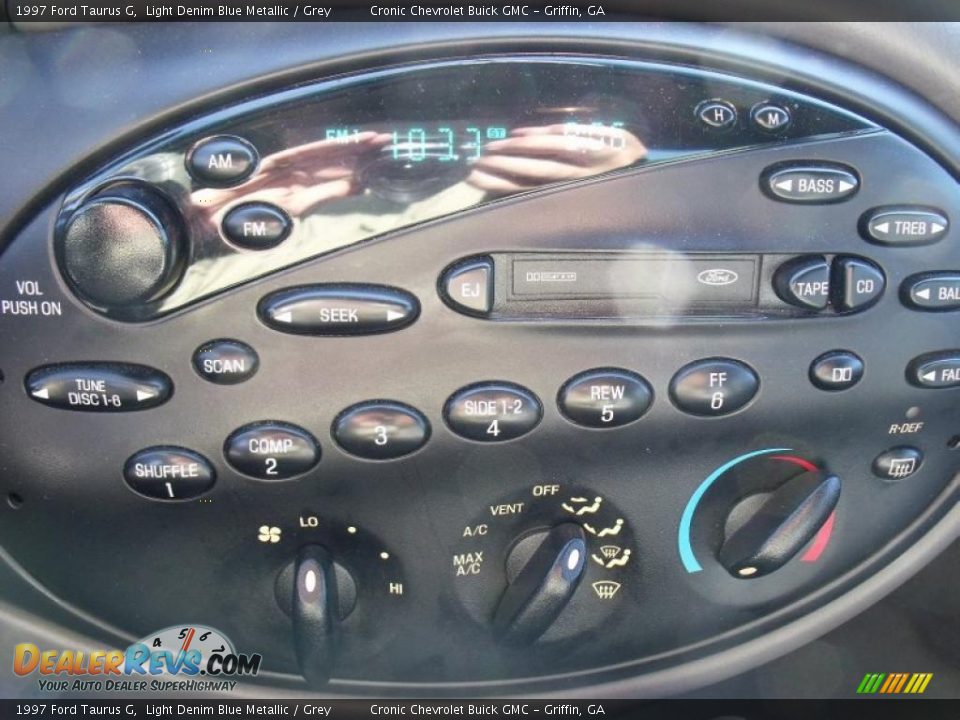 1997 Ford Taurus G Light Denim Blue Metallic / Grey Photo #17