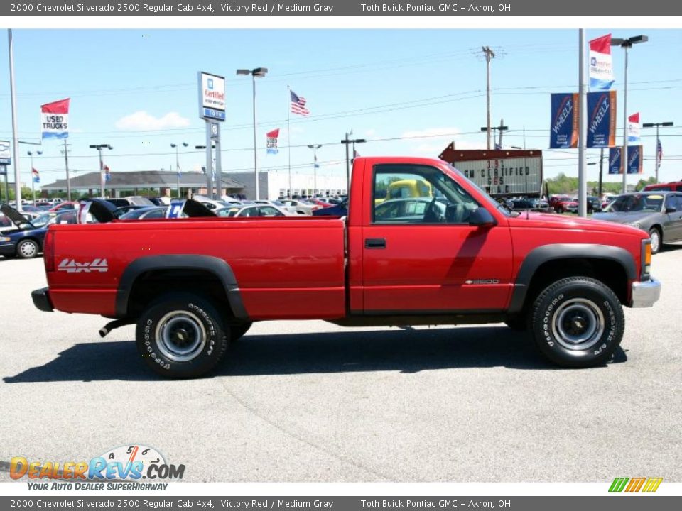 2000 Chevrolet Silverado 2500 Regular Cab 4x4 Victory Red / Medium Gray Photo #2