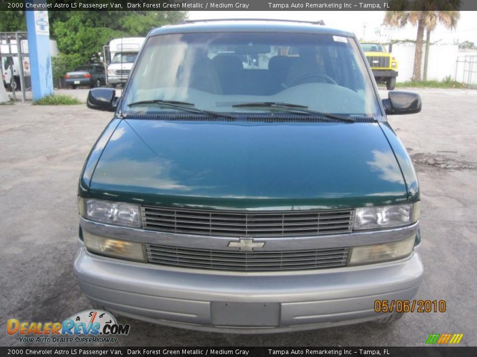 2000 Chevrolet Astro LS Passenger Van Dark Forest Green Metallic / Medium Gray Photo #2