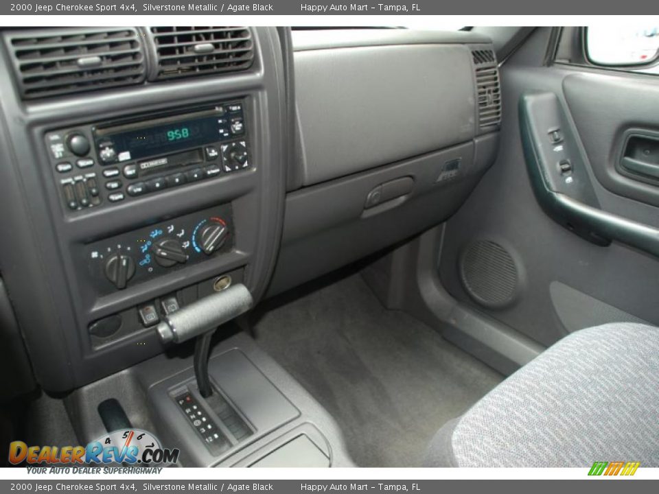 2000 Jeep Cherokee Sport 4x4 Silverstone Metallic / Agate Black Photo #25