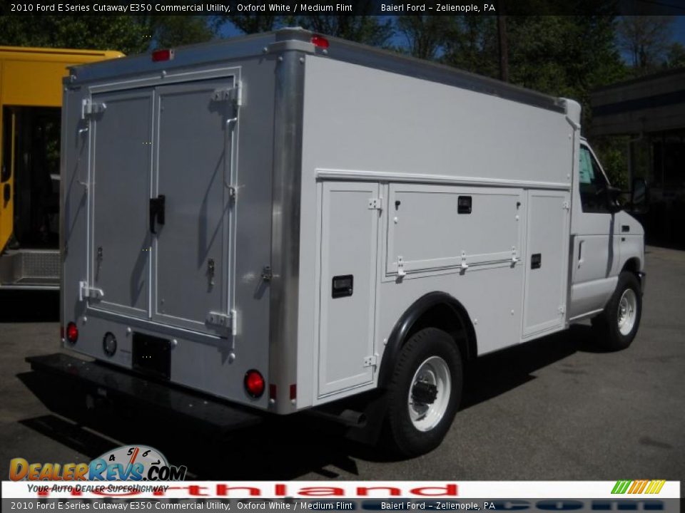 2010 Ford E Series Cutaway E350 Commercial Utility Oxford White / Medium Flint Photo #5