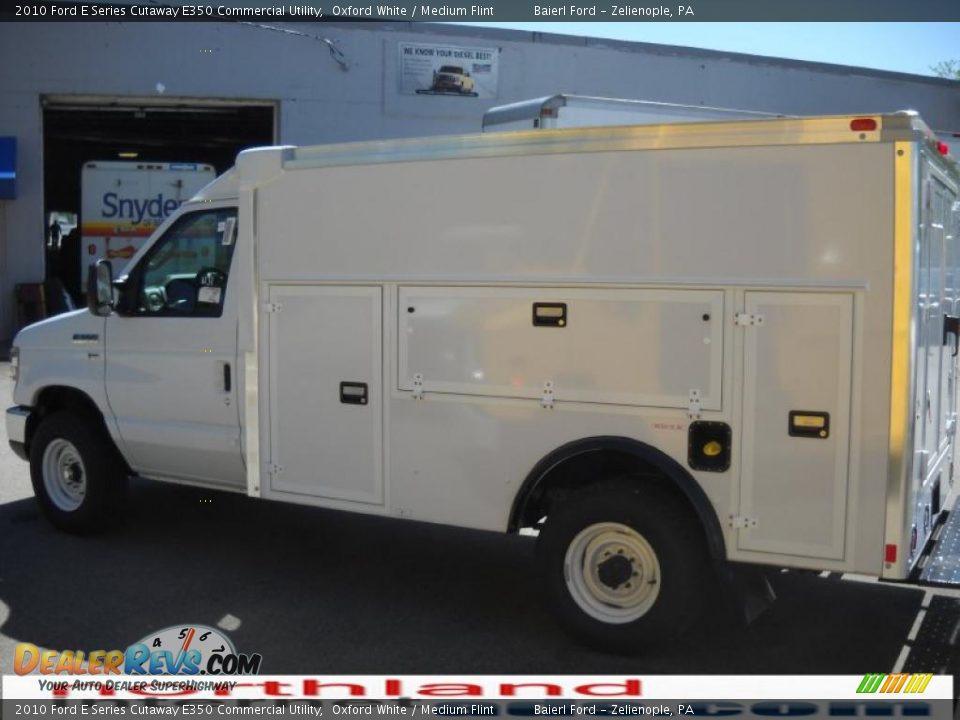 2010 Ford E Series Cutaway E350 Commercial Utility Oxford White / Medium Flint Photo #8