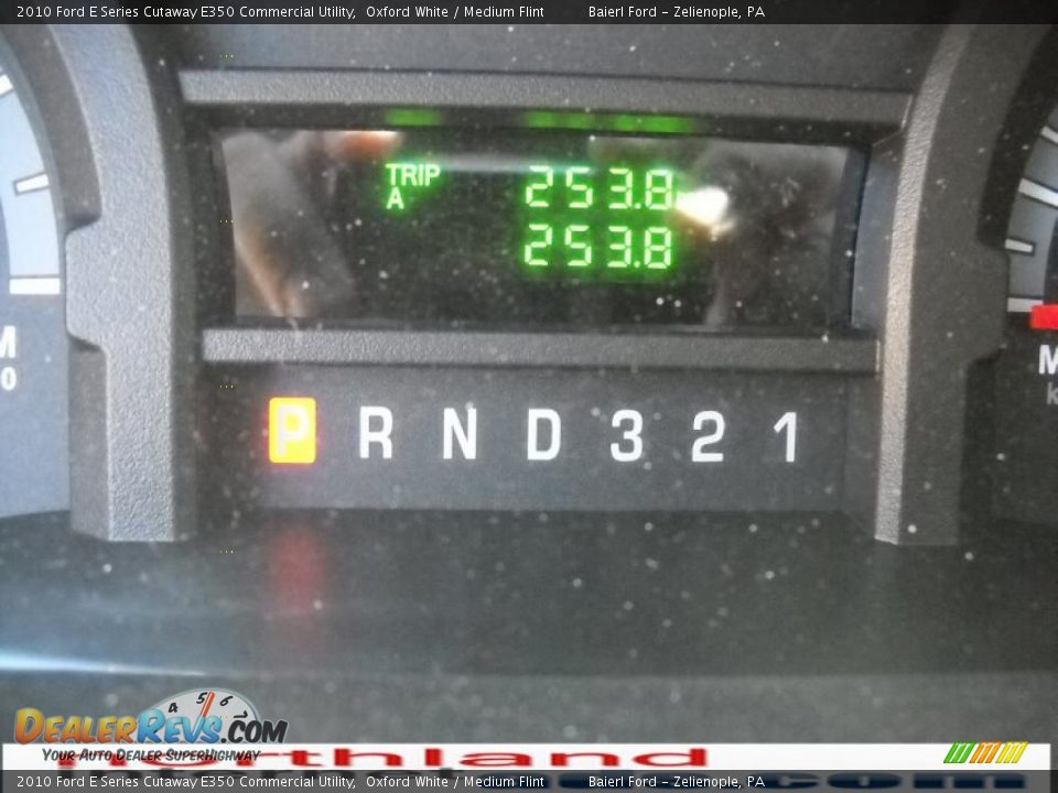 2010 Ford E Series Cutaway E350 Commercial Utility Oxford White / Medium Flint Photo #20