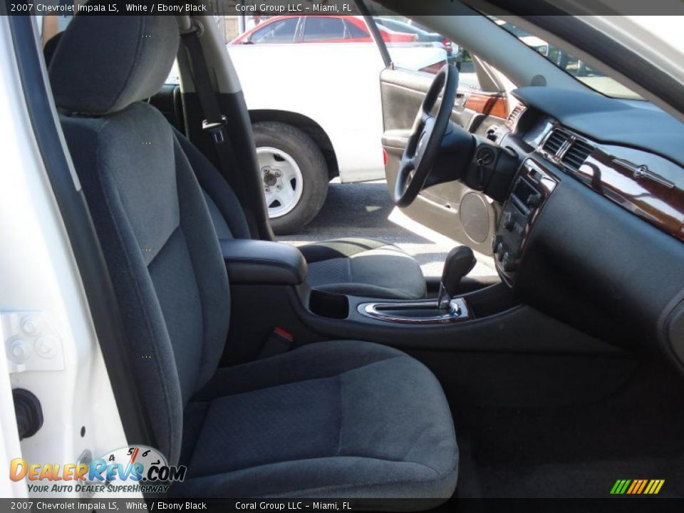 2007 Chevrolet Impala LS White / Ebony Black Photo #11