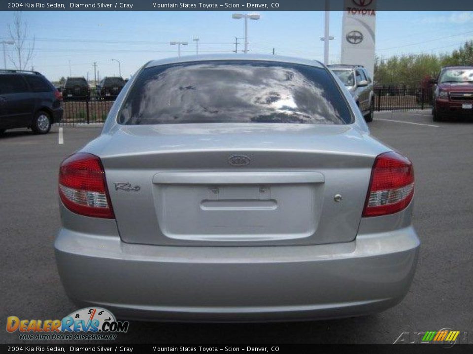2004 Kia Rio Sedan Diamond Silver / Gray Photo #3