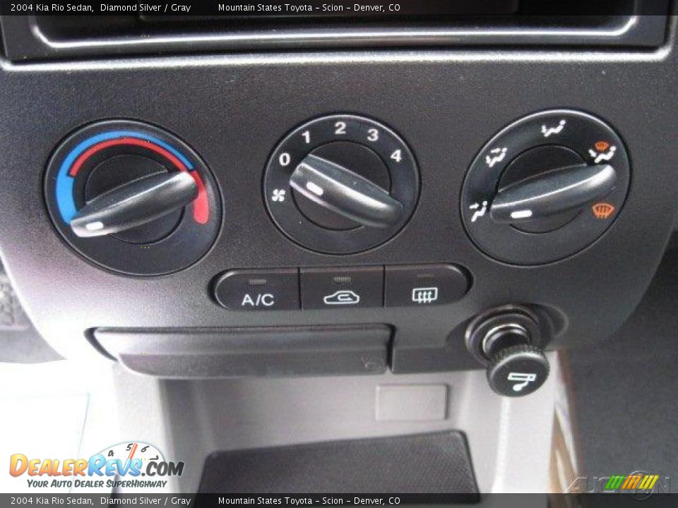 2004 Kia Rio Sedan Diamond Silver / Gray Photo #18