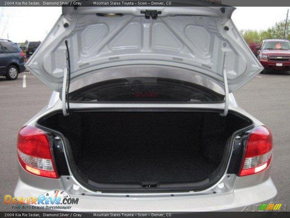 2004 Kia Rio Sedan Diamond Silver / Gray Photo #22