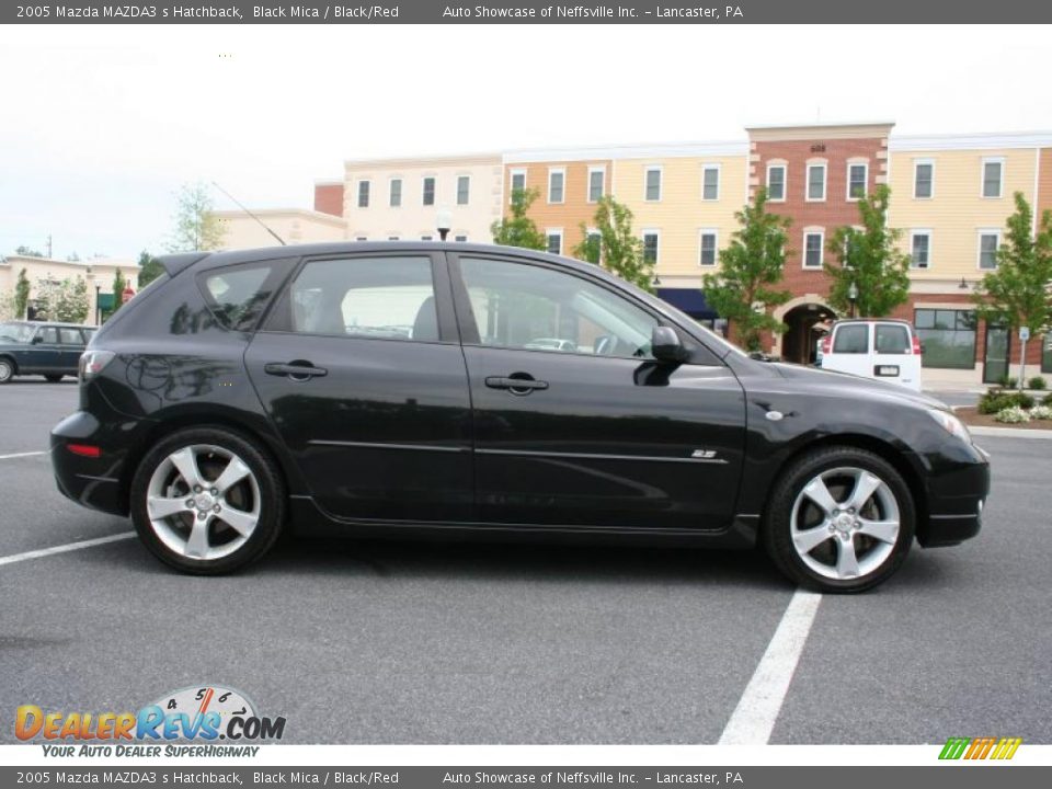 2005 Mazda MAZDA3 s Hatchback Black Mica / Black/Red Photo #7