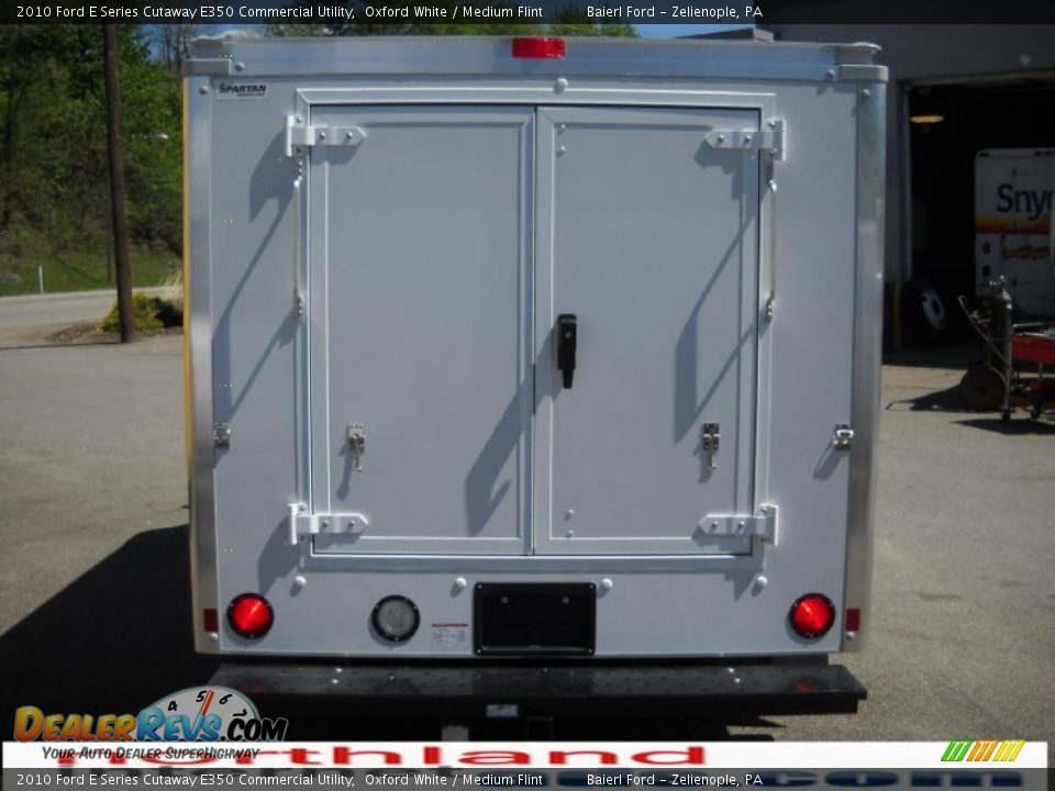 2010 Ford E Series Cutaway E350 Commercial Utility Oxford White / Medium Flint Photo #4