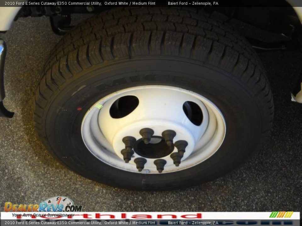 2010 Ford E Series Cutaway E350 Commercial Utility Oxford White / Medium Flint Photo #5
