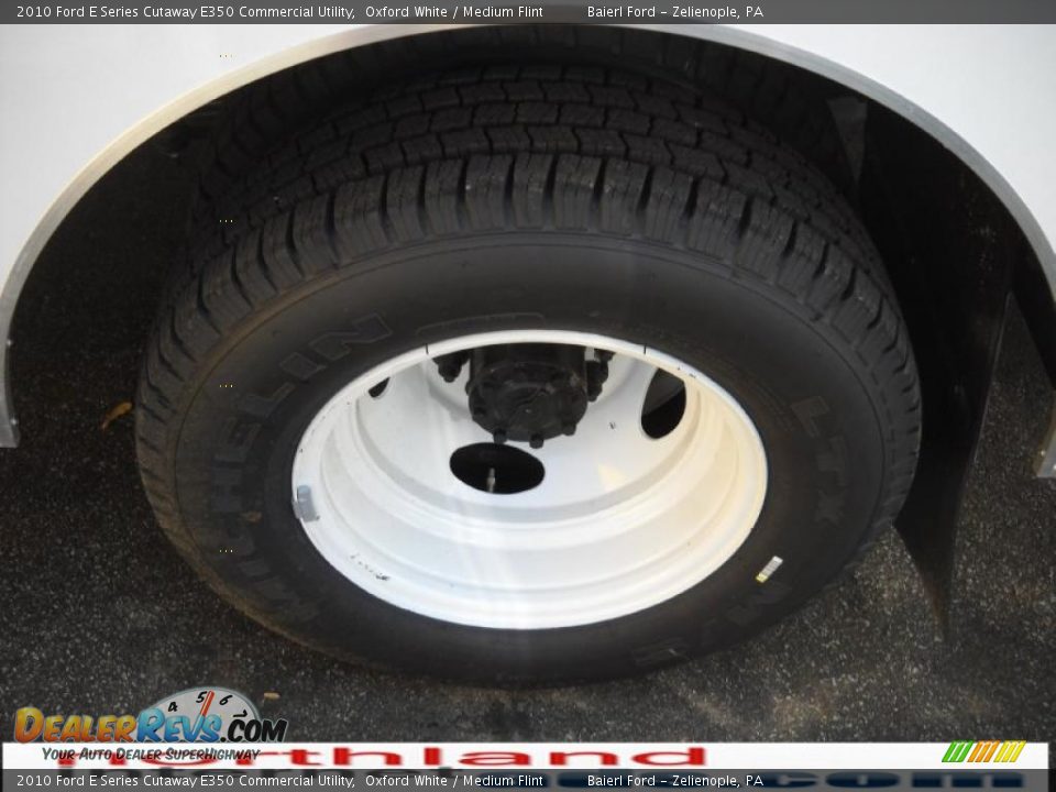 2010 Ford E Series Cutaway E350 Commercial Utility Oxford White / Medium Flint Photo #6