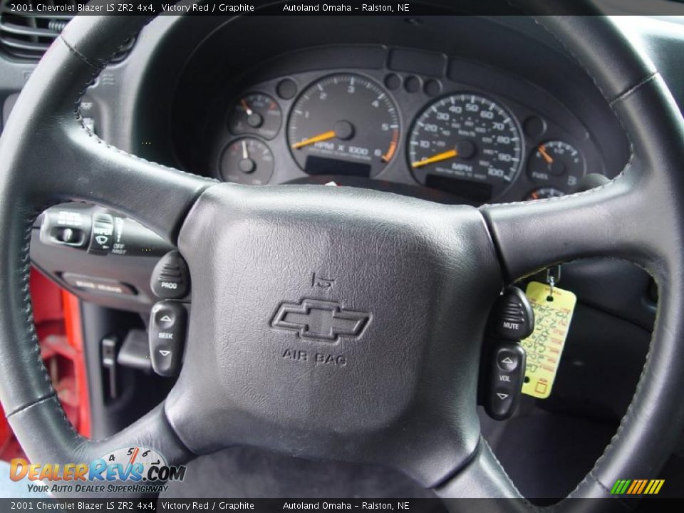 2001 Chevrolet Blazer LS ZR2 4x4 Victory Red / Graphite Photo #11