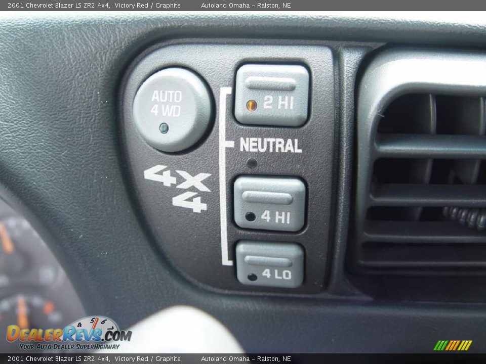 2001 Chevrolet Blazer LS ZR2 4x4 Victory Red / Graphite Photo #13
