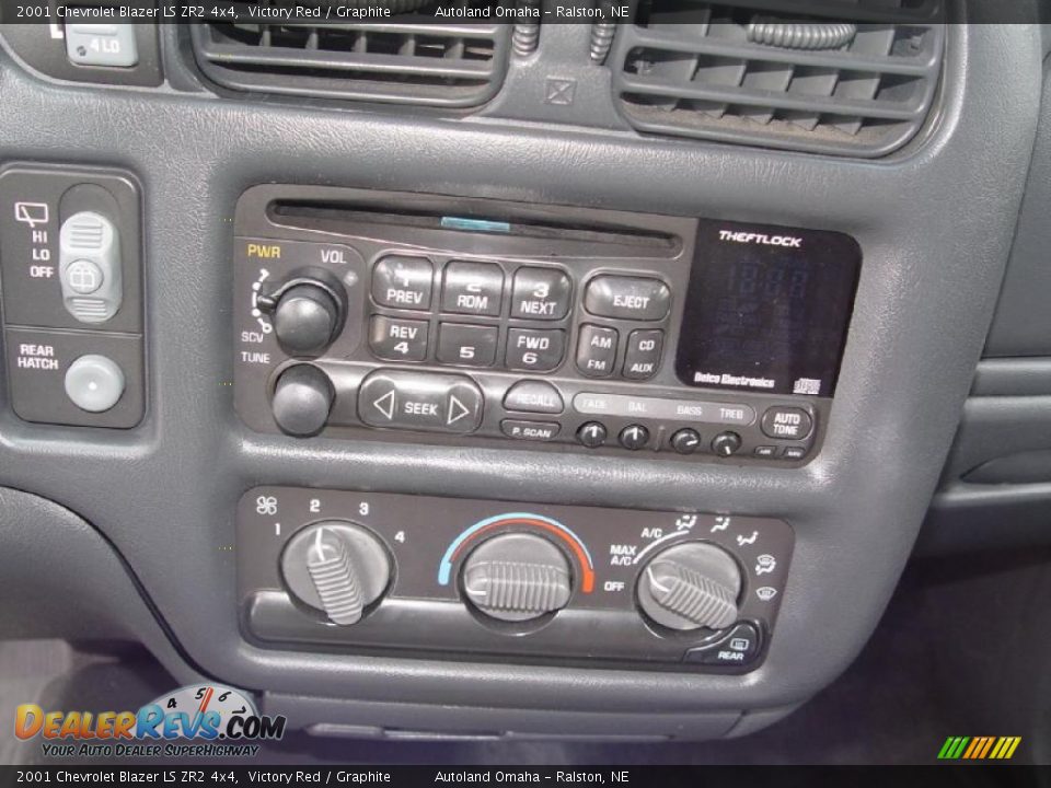 2001 Chevrolet Blazer LS ZR2 4x4 Victory Red / Graphite Photo #14