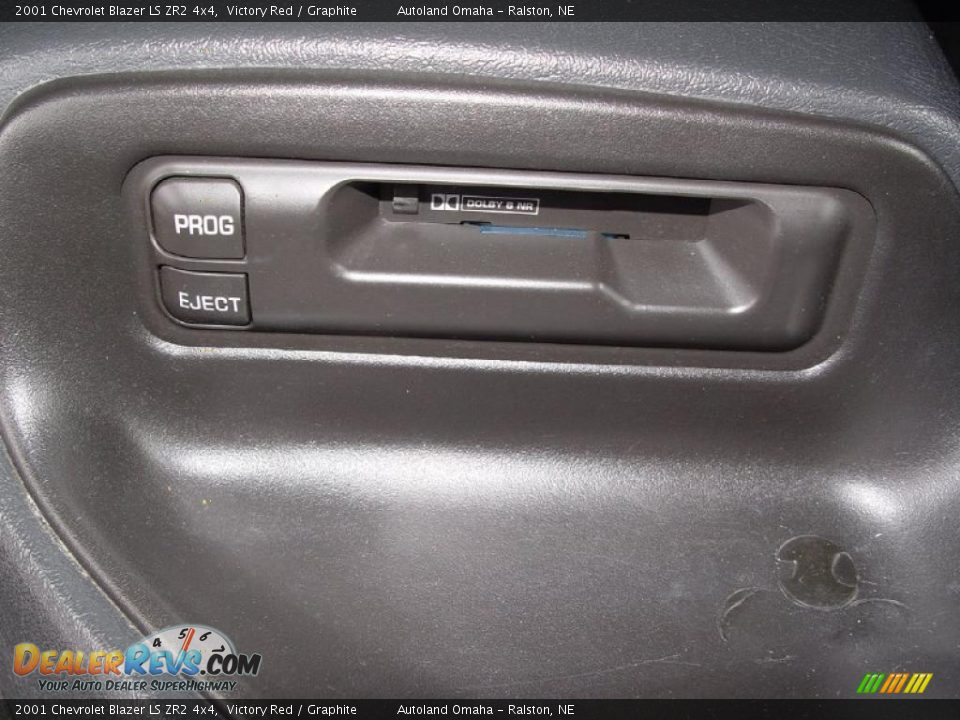 2001 Chevrolet Blazer LS ZR2 4x4 Victory Red / Graphite Photo #15